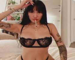 She is a tattoo freak and has a number of tattoos on her different body parts including her neck, arms, shoulder among others.